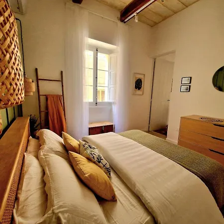 Tal-pupa Converted Appartement *