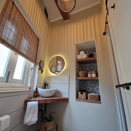 Tal-pupa Converted Apartment