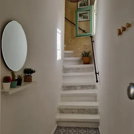 Tal-pupa Converted * Marsaxlokk