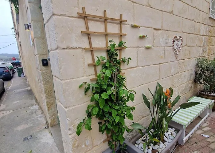 شقة Tal-pupa Converted مرسلوك